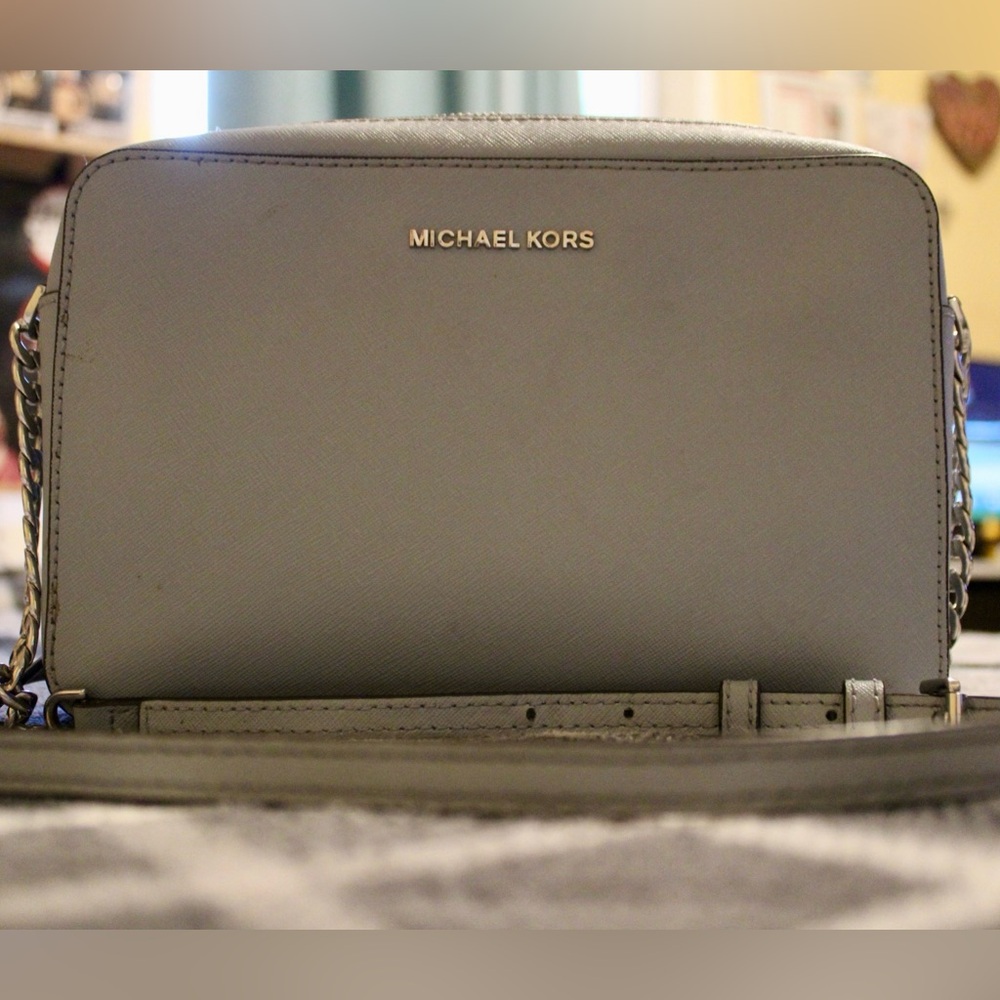 MICHAEL KORS BLUE SAFFIANO LEATHER CROSSBODY PURSE